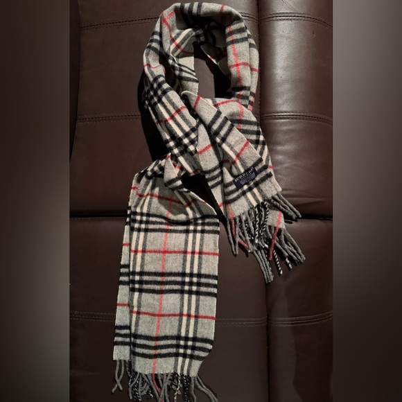 BURBERRY SCARF! Authentic❗️ - Picture 2 of 4